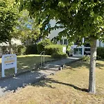 Stefanie Mit 3 Und Balkon 아파트