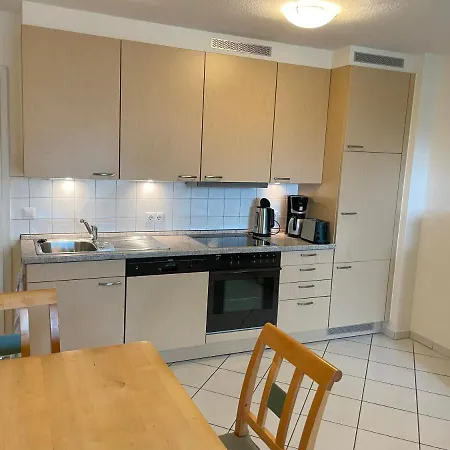 Stefanie Mit 3 Und Balkon Apartment